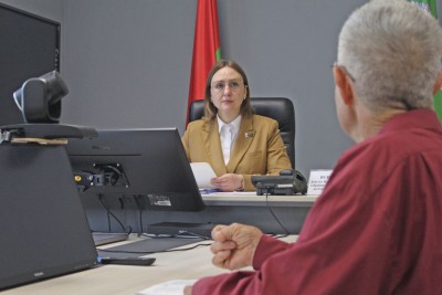 Депутат Юлия Волкова сегодня работает в Добрушском районе