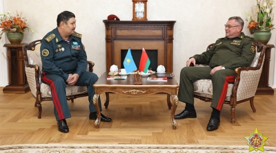 Belarus, Kazakhstan confirm readiness to bolster military cooperation